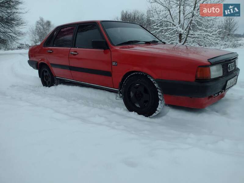 Седан Audi 80 1986 в Виноградове