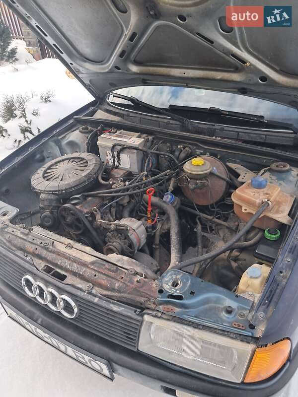 Седан Audi 80 1986 в Рокитном