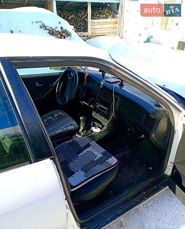 Седан Audi 80 1987 в Любомлі