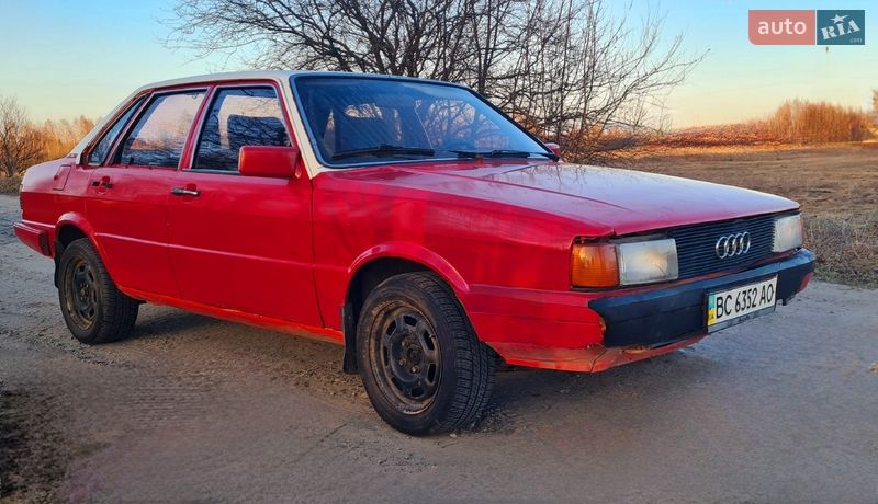 Седан Audi 80 1981 в Ратному