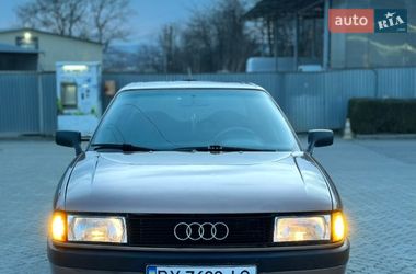Седан Audi 80 1986 в Черновцах