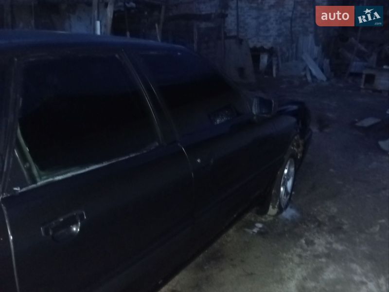 Седан Audi 80 1989 в Каневі