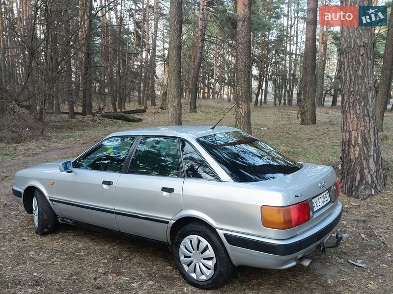 Седан Audi 80 1988 в Богодухове