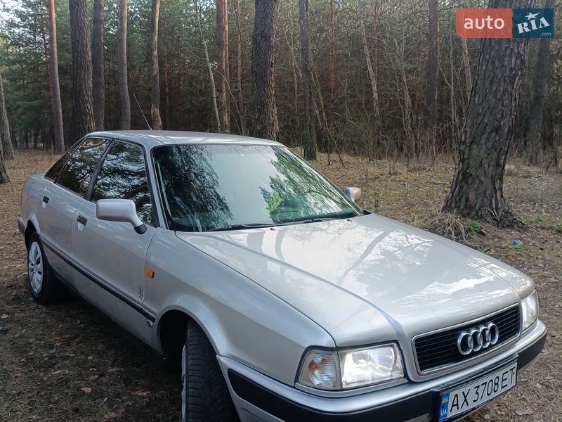 Седан Audi 80 1988 в Богодухове
