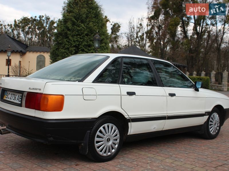 Седан Audi 80 1987 в Жовкве
