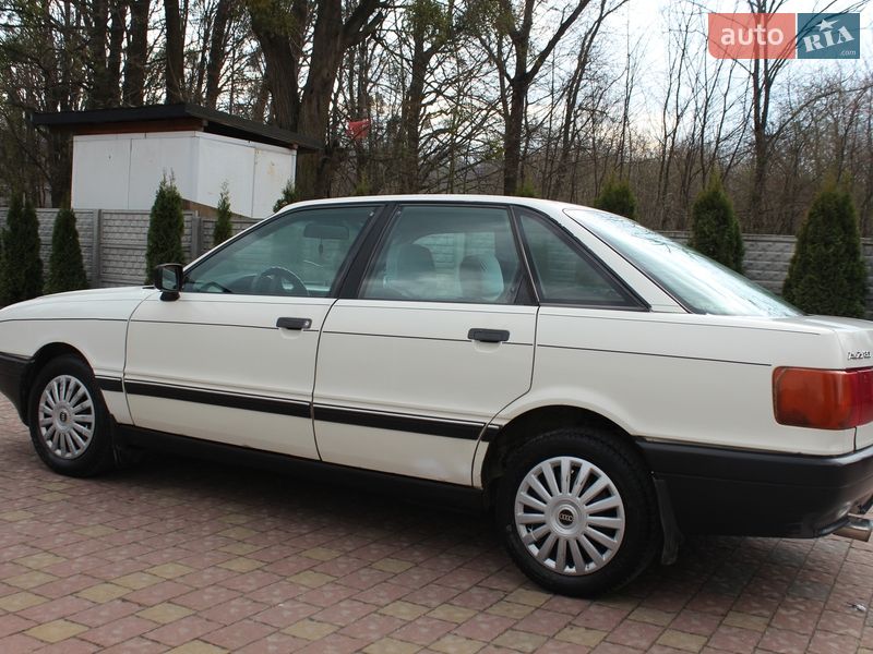 Седан Audi 80 1987 в Жовкве