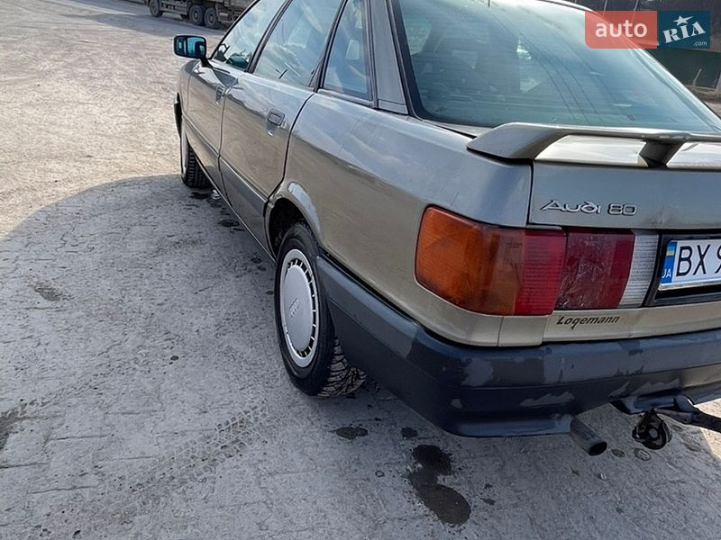 Седан Audi 80 1989 в Городке