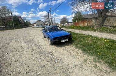 Седан Audi 80 1985 в Черновцах