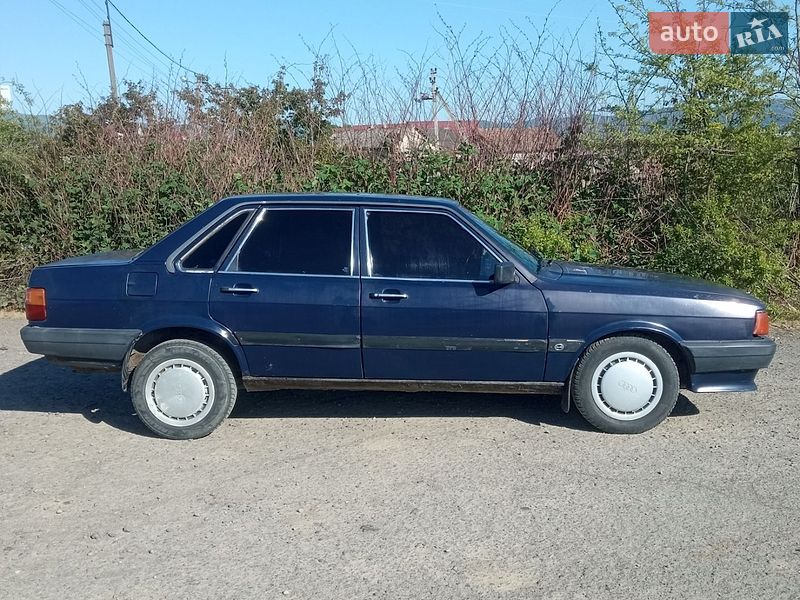 Седан Audi 80 1985 в Виноградові