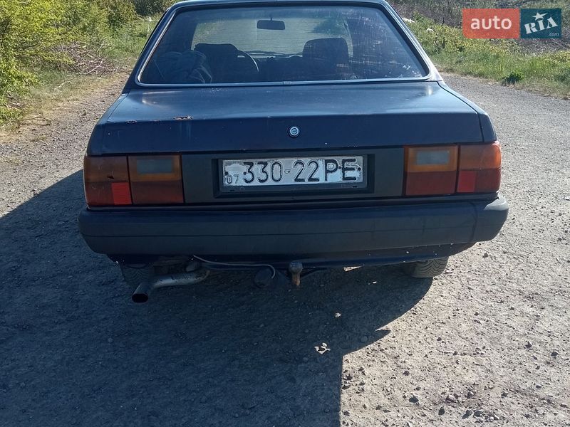 Седан Audi 80 1985 в Виноградові
