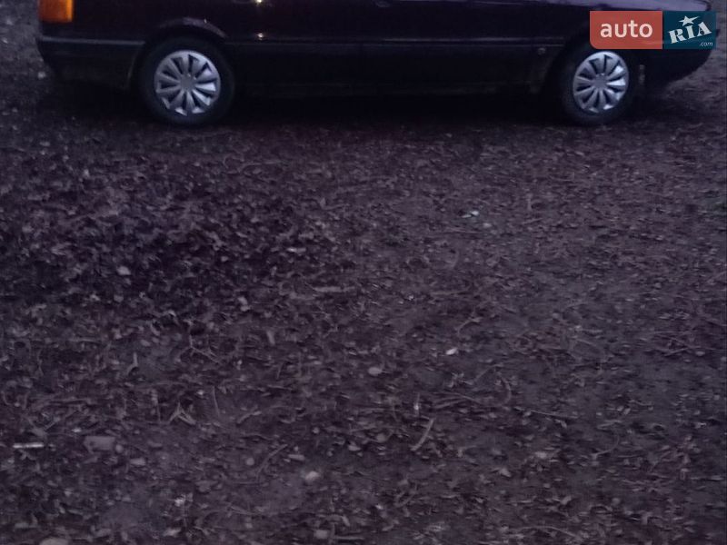 Седан Audi 80 1990 в Черновцах