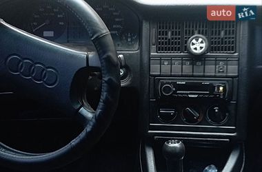 Седан Audi 80 1990 в Черновцах