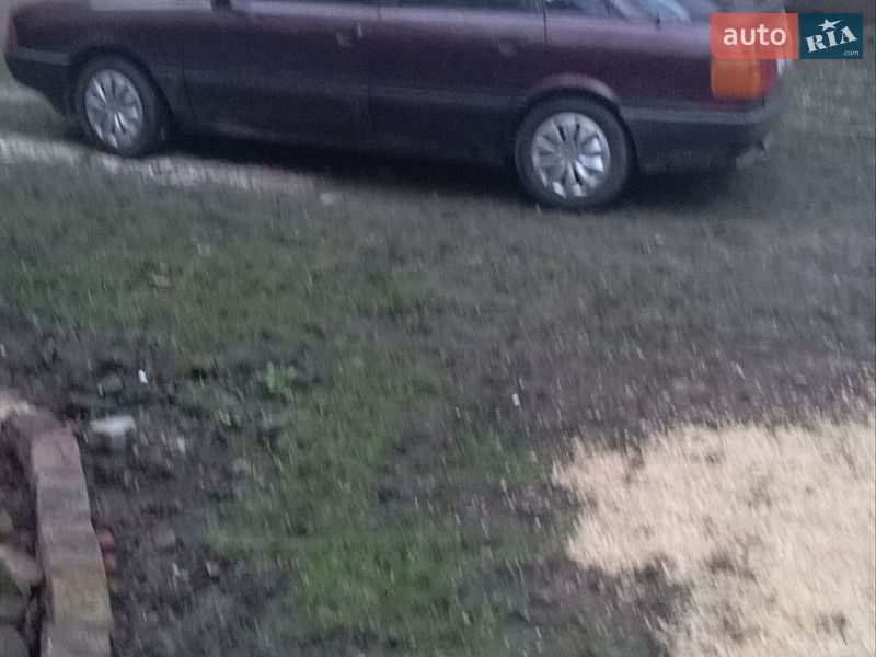 Седан Audi 80 1990 в Черновцах