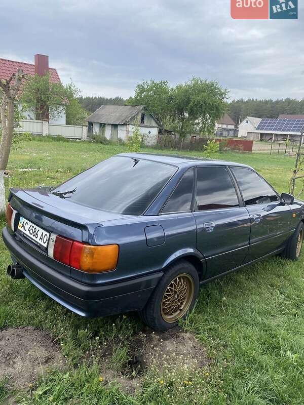 Седан Audi 80 1986 в Маневичах