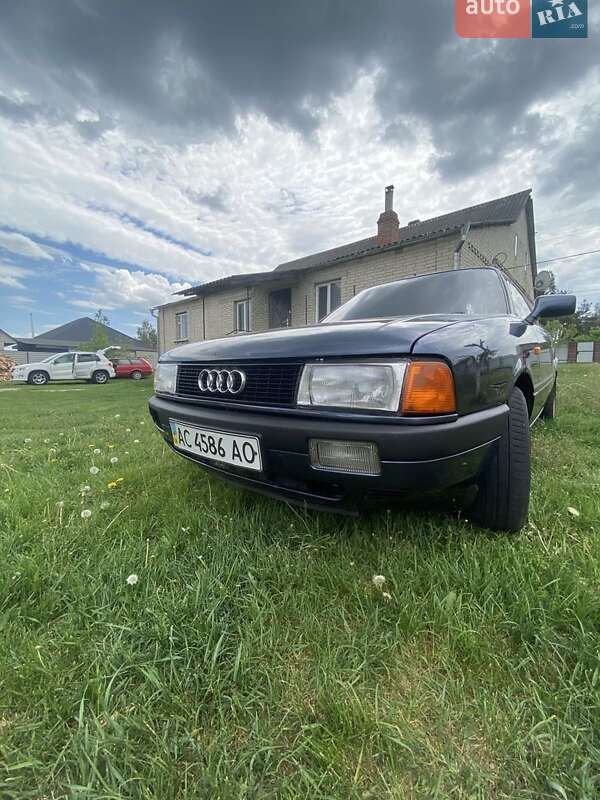 Седан Audi 80 1986 в Маневичах