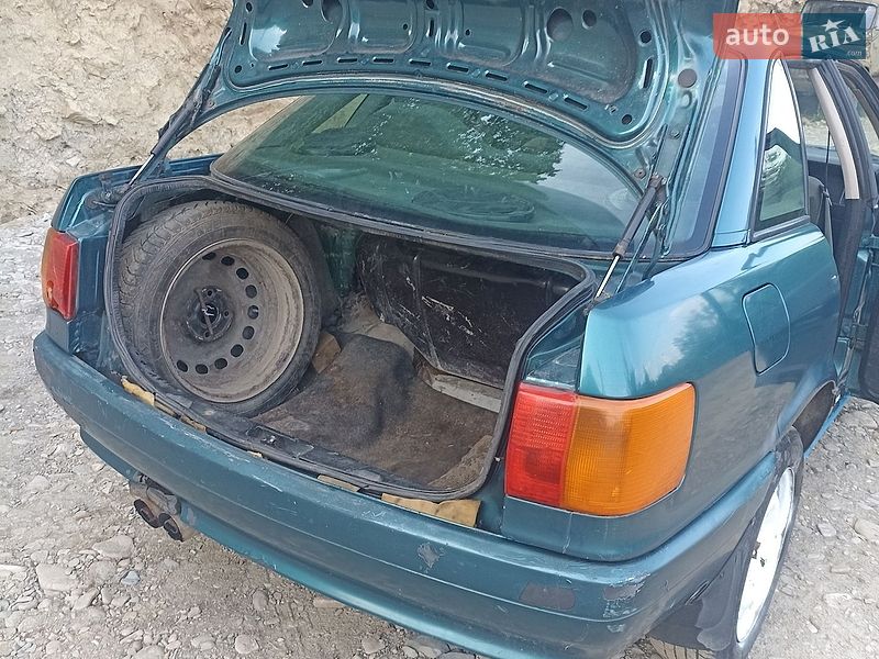 Седан Audi 80 1988 в Ивано-Франковске