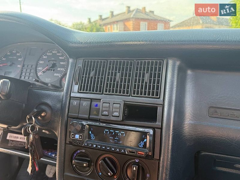 Седан Audi 80 1990 в Овручі
