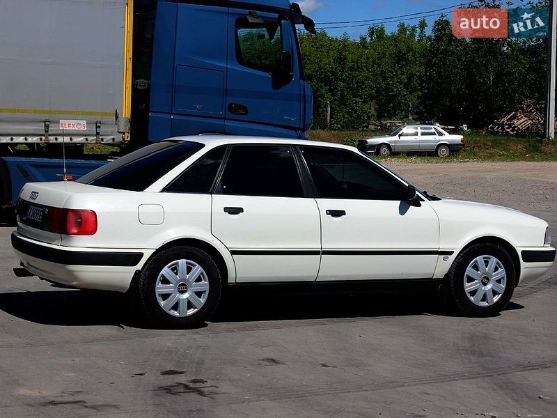Седан Audi 80 1993 в Кременце