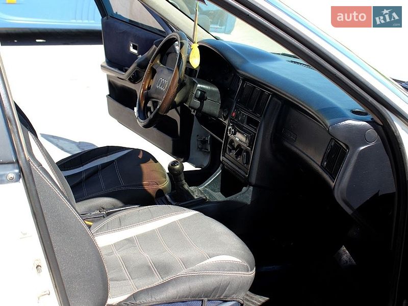 Седан Audi 80 1993 в Кременце