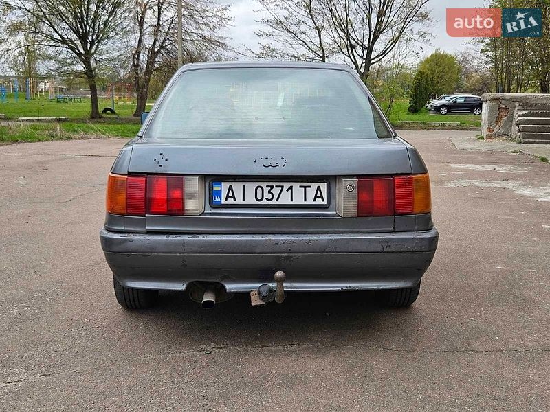 Седан Audi 80 1988 в Обухове