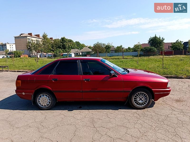 Седан Audi 80 1987 в Ромнах фото 3 Седан Audi 80 1987 в Ромнах