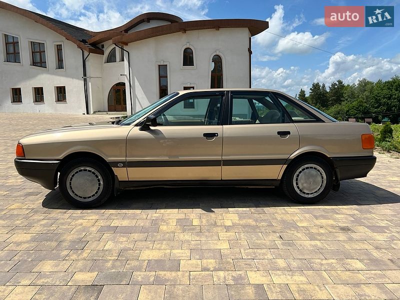Седан Audi 80 1987 в Болехове