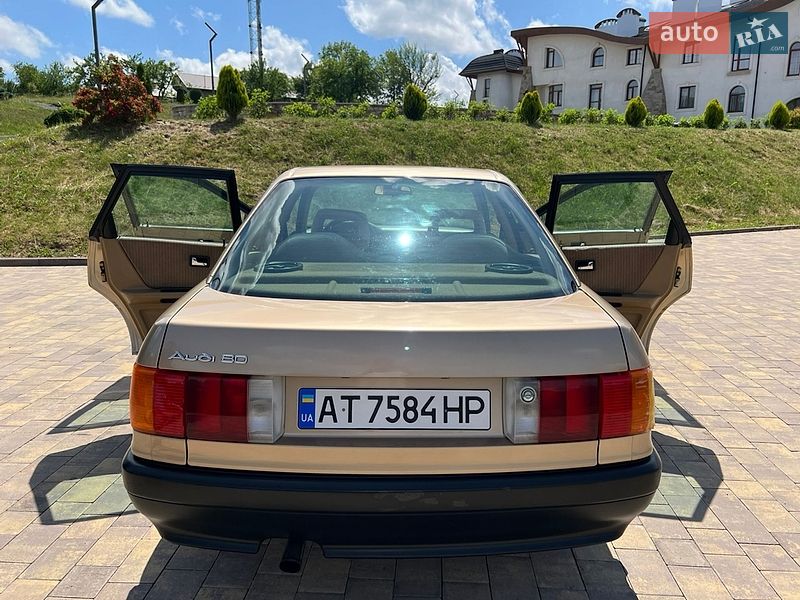 Седан Audi 80 1987 в Болехове
