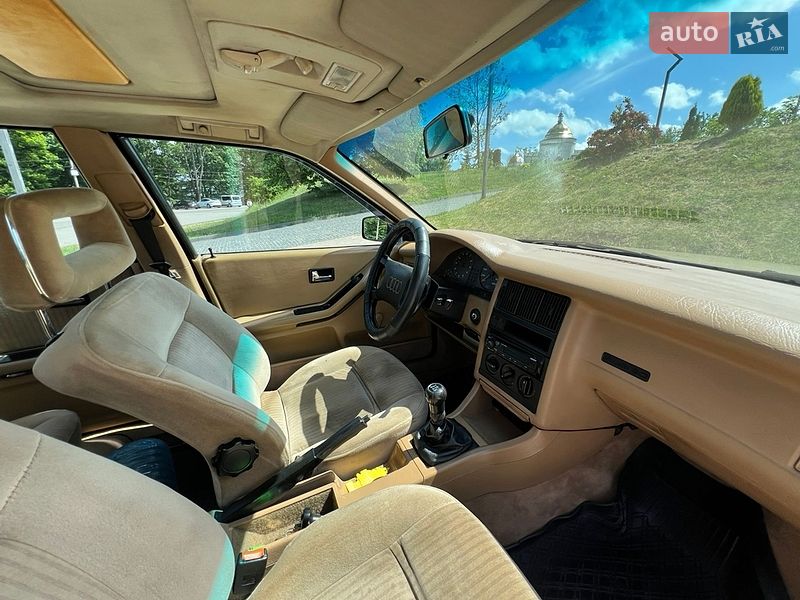 Седан Audi 80 1987 в Болехове