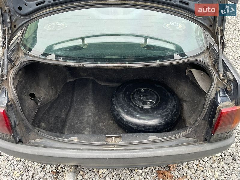 Седан Audi 80 1988 в Черновцах