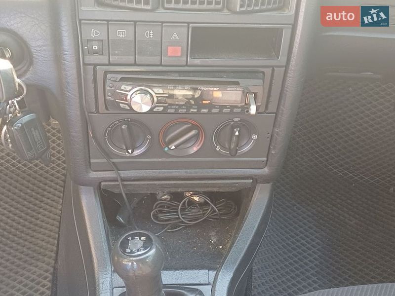 Седан Audi 80 1993 в Миронівці