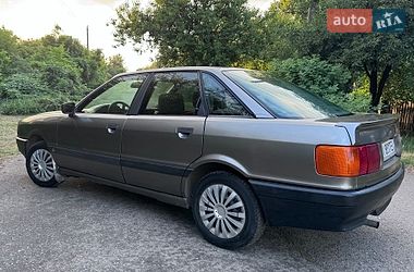 Седан Audi 80 1988 в Глобиному