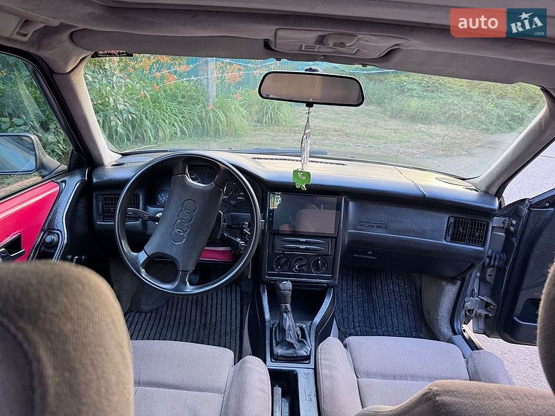 Седан Audi 80 1988 в Глобиному
