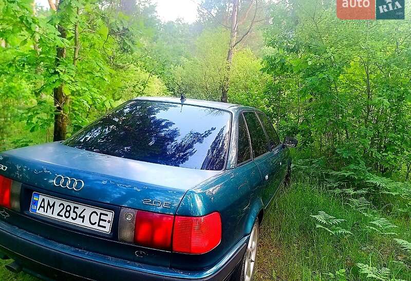 Седан Audi 80 1993 в Киеве