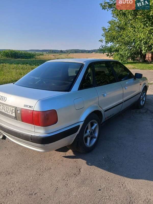 Седан Audi 80 1992 в Горохове