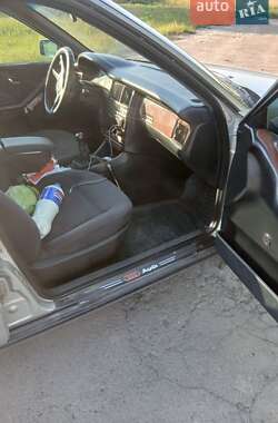 Седан Audi 80 1992 в Горохове