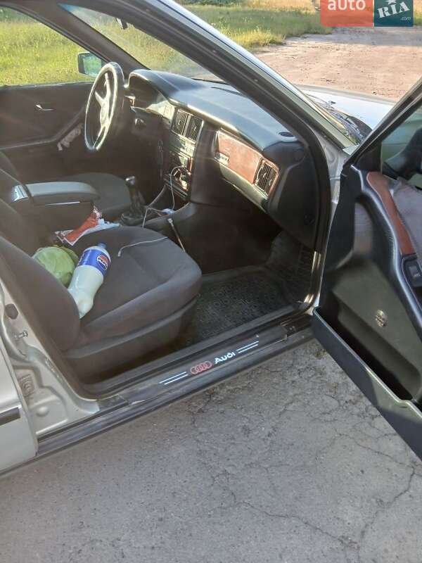Седан Audi 80 1992 в Горохове