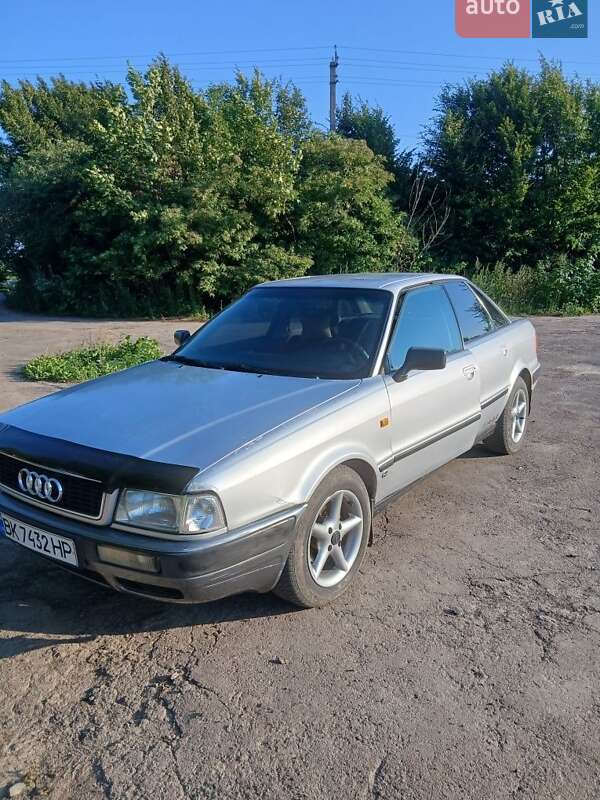 Седан Audi 80 1992 в Горохове