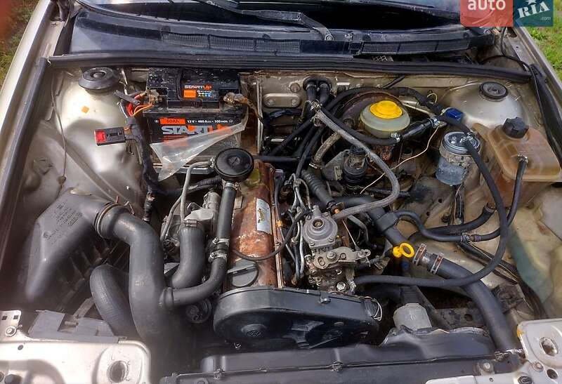 Седан Audi 80 1989 в Сарнах