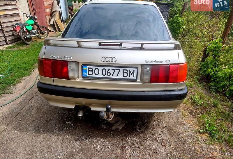Седан Audi 80 1989 в Сарнах
