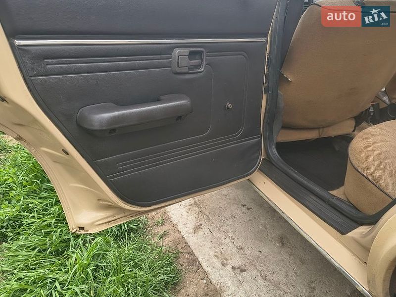Седан Audi 80 1983 в Одессе