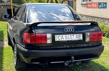 Седан Audi 80 1994 в Каневі