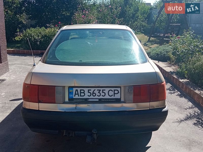 Седан Audi 80 1988 в Липовці