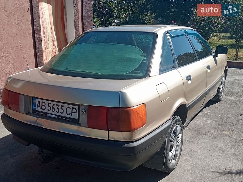 Седан Audi 80 1988 в Липовці