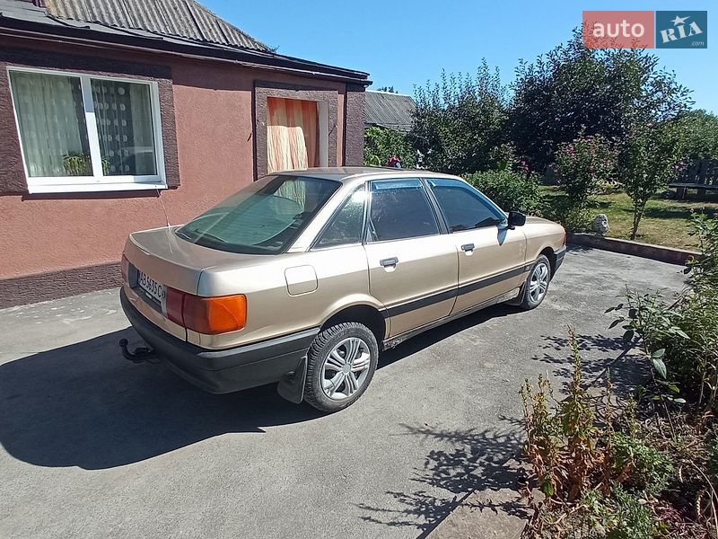 Седан Audi 80 1988 в Липовці