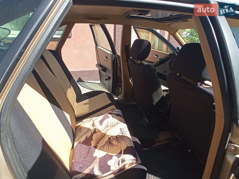 Седан Audi 80 1988 в Липовці
