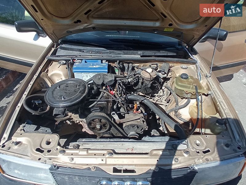 Седан Audi 80 1988 в Липовці
