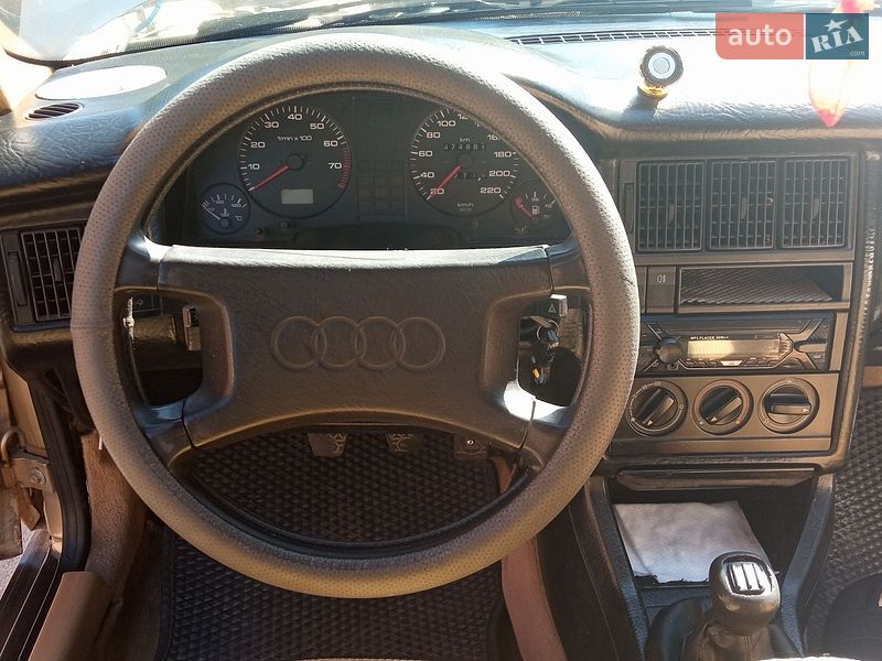 Седан Audi 80 1988 в Липовці