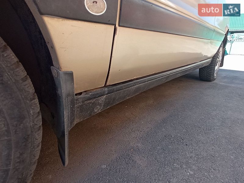 Седан Audi 80 1988 в Липовці