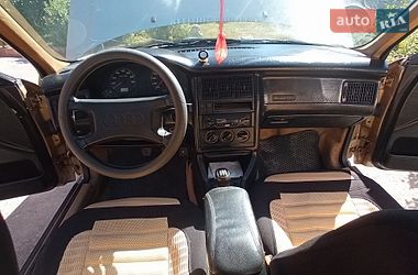 Седан Audi 80 1988 в Липовці