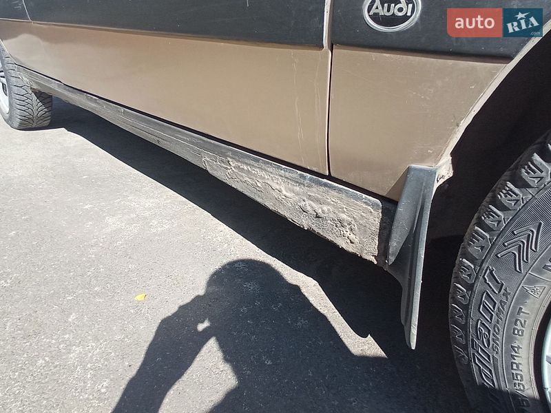 Седан Audi 80 1988 в Липовці